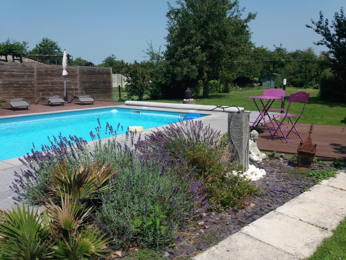 Chambres D'Hotes Secret D'Une Nuit: Vicq Guesthouse with Pool Exterior photo
