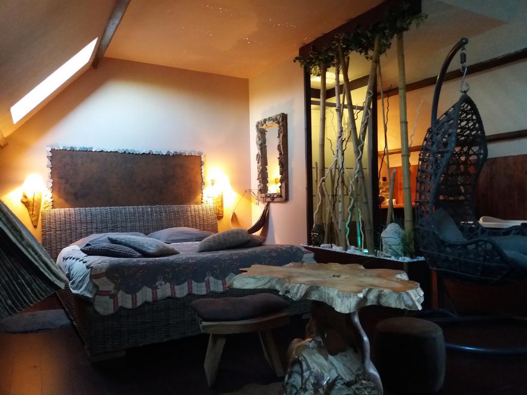 Chambres D'Hotes Secret D'Une Nuit: Vicq Guesthouse with Pool Exterior photo