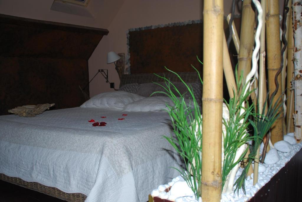 Chambres D'Hotes Secret D'Une Nuit: Vicq Guesthouse with Pool Exterior photo