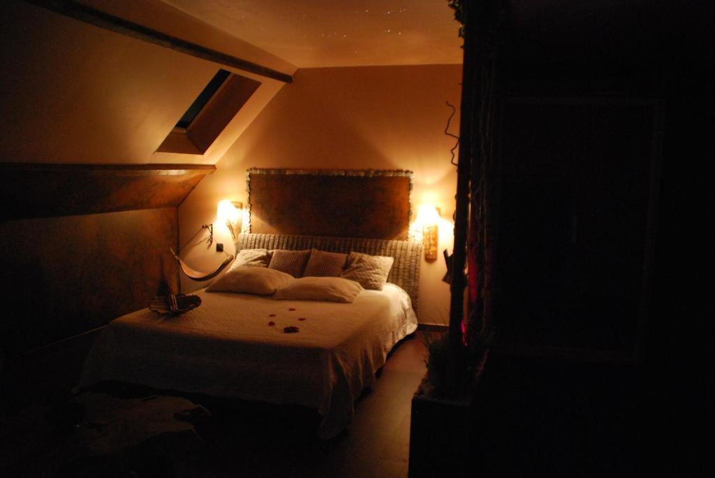 Chambres D'Hotes Secret D'Une Nuit: Vicq Guesthouse with Pool Room photo